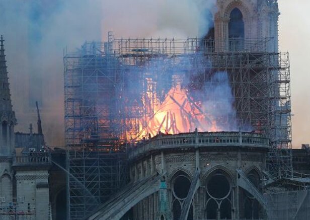 Niedobre doniesienia w sprawie katedry Notre Dame. Akcja odbudowy może zostać odwołana