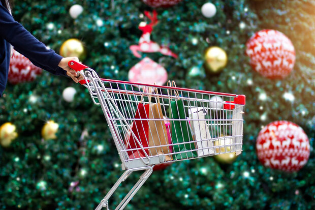 Polacy każdego roku wydają coraz więcej pieniędzy na prezenty świąteczne. Jak będzie tym razem