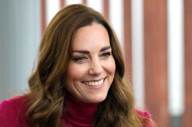 Olśniewająca Kate Middleton zadała szyku na premierze filmu "Top Gun". Książe nie wygląda na zadowolonego