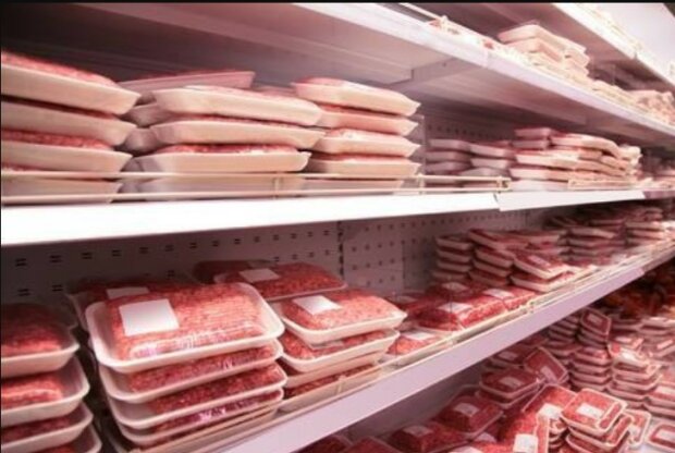 Uważaj na to jakie kupujesz mięso. Czym jest czarna breja, wydobywająca się z opakowania