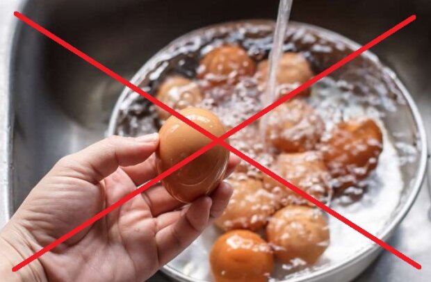 Mycie jajek przed włożeniem do lodówki to fatalny pomysł! Dlaczego?