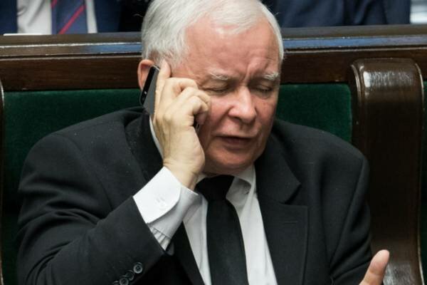 Jarosław Kaczyński jest prawdziwym szczęściarzem. Wszystko donoszą mu zaufani ludzie