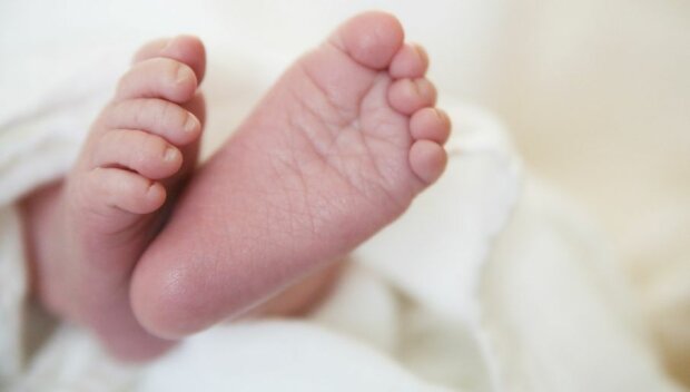 Dzieci, które jako pierwsze przyszły na świat w 2020 roku. W polskich szpitalach odnotowano godziny ich porodu