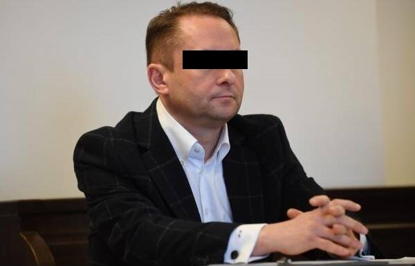 Znany polski dziennikarz Kamil D. zatrzymany. Podejrzewany jest o wyłudzenia