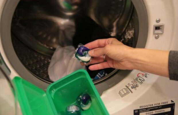 Kapsułki piorące to według niektórych nienajlepsze rozwiązanie dla stanu naszej pralki. Jak wpływają na sprzęt