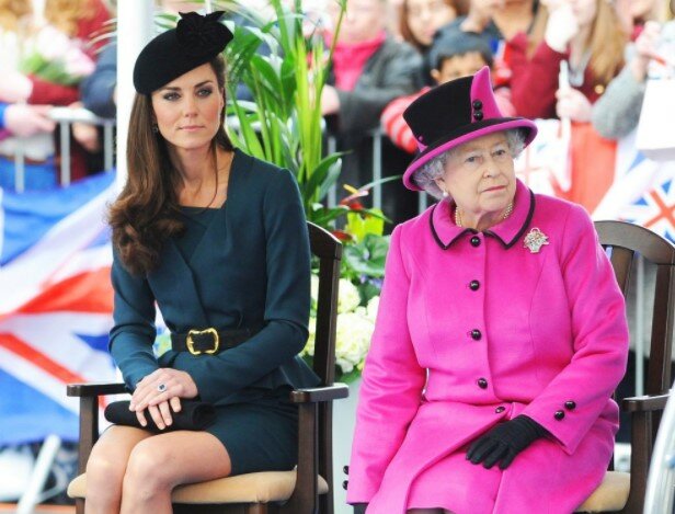 Księżna Kate usłyszała kilka dosadnych słów od królowej Elżbiety. Monarchini na chwilę porzuciła dworską etykietę