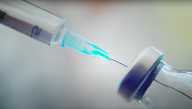 Ruszyły szczepienia kolejnej grupy! / YouTube:  CNBC